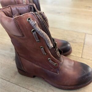 Vintage Foundry Boot